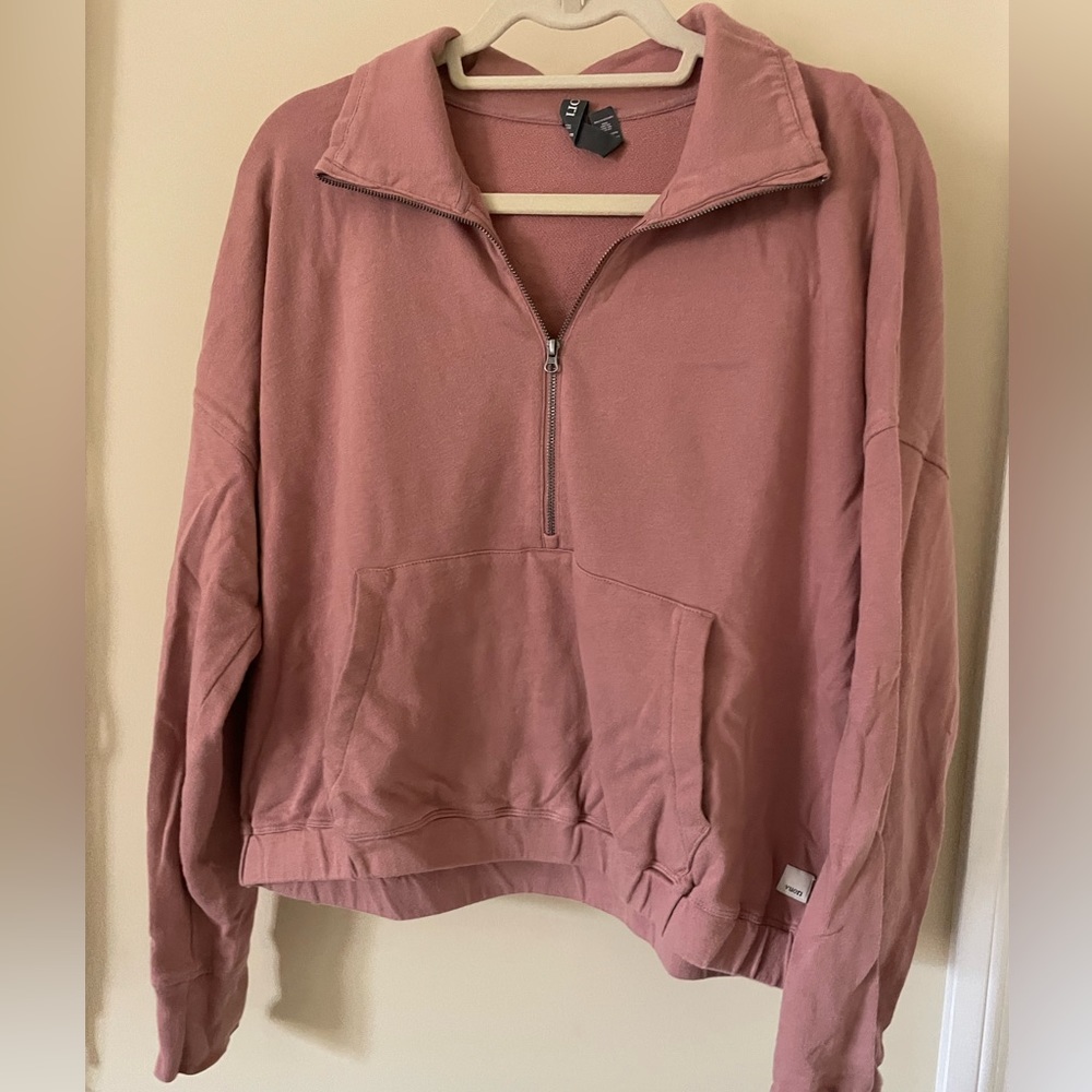 Vuori pull over sz M mauve color